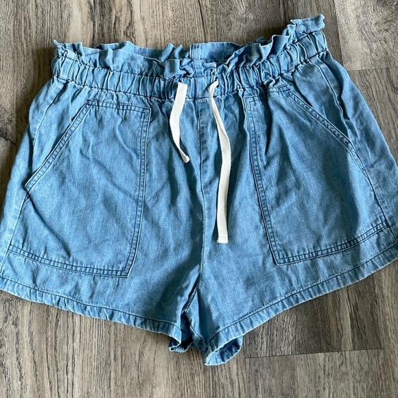 Gentle Fawn Women’s High Rise Elastic Waist Chambray Shorts, size medium - Picture 3 of 8